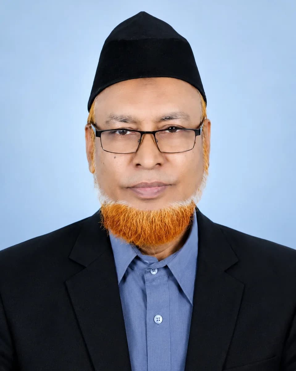 মেট্রোরেলে অসুস্থ হয়ে মারা যাওয়া জাতীয় বিশ্ববিদ্যালয়ের আরবি বিভাগের সহযোগী অধ্যাপক নজীবুর রহমানের প্রতিকৃতি।